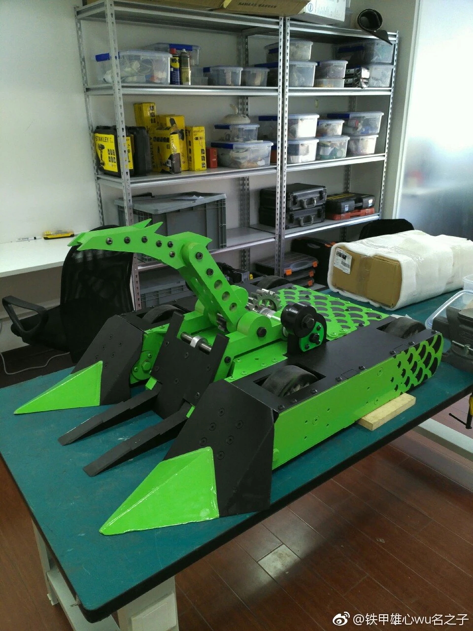 Competitor "贪吃蛇" at This is Fighting Robots