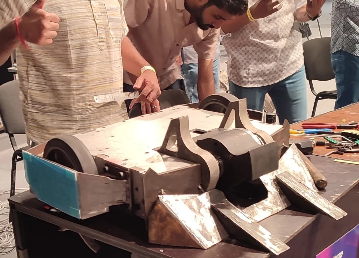 Competitor "Dhanaji 2.0" at Bitva Robotov 2023 Final