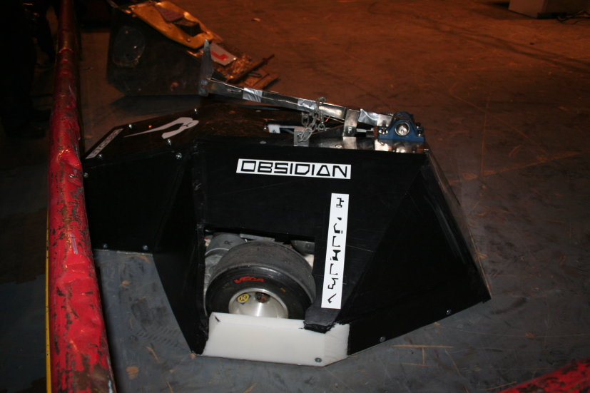 Competitor "Obsidian" at Easter Robot Rumble: Colchester 2008