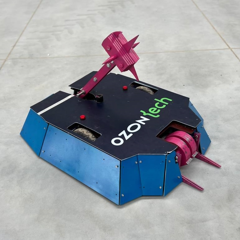 Competitor "RH-Bot" at Bitva Robotov 2023 Final