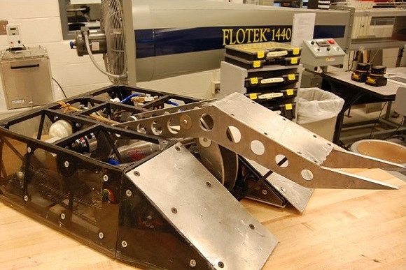 Competitor "M.O.A.B." at BattleBots 2009