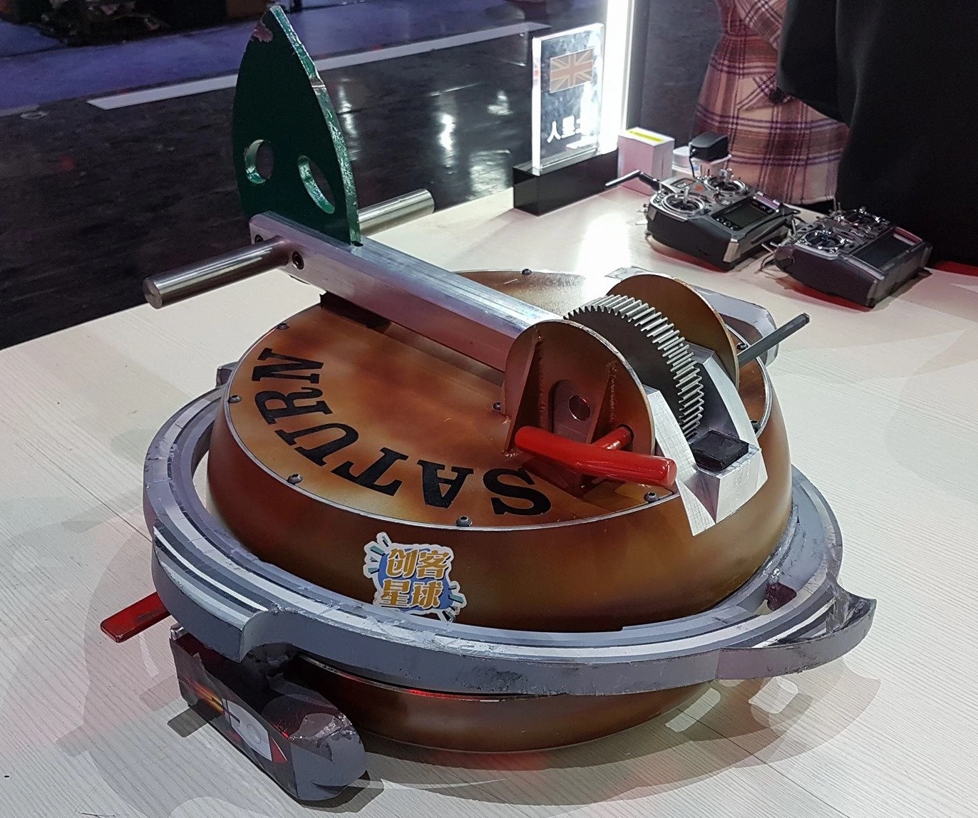 Competitor "Saturn" at This is Fighting Robots (Select Fights Only)