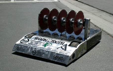 Competitor "Shark Tooth" at BattleBots 2009