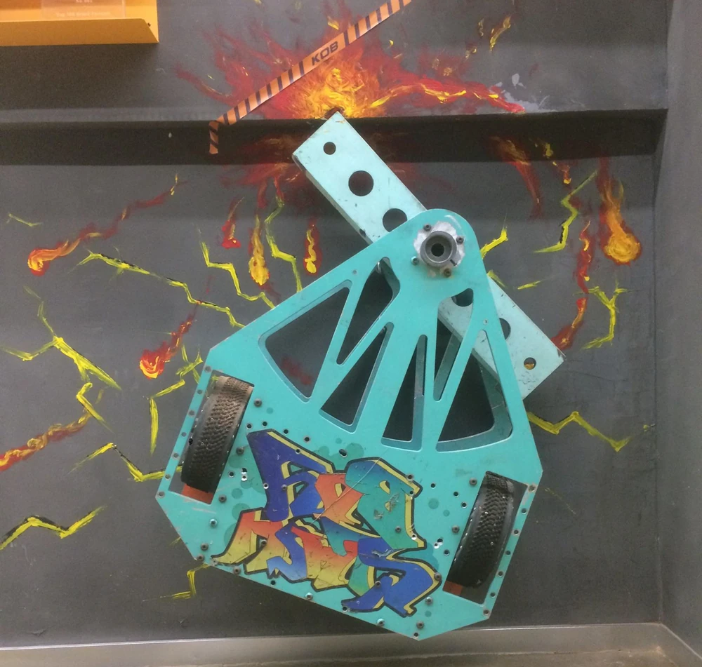 Competitor "斜杠青年" at This is Fighting Robots (Select Fights Only)