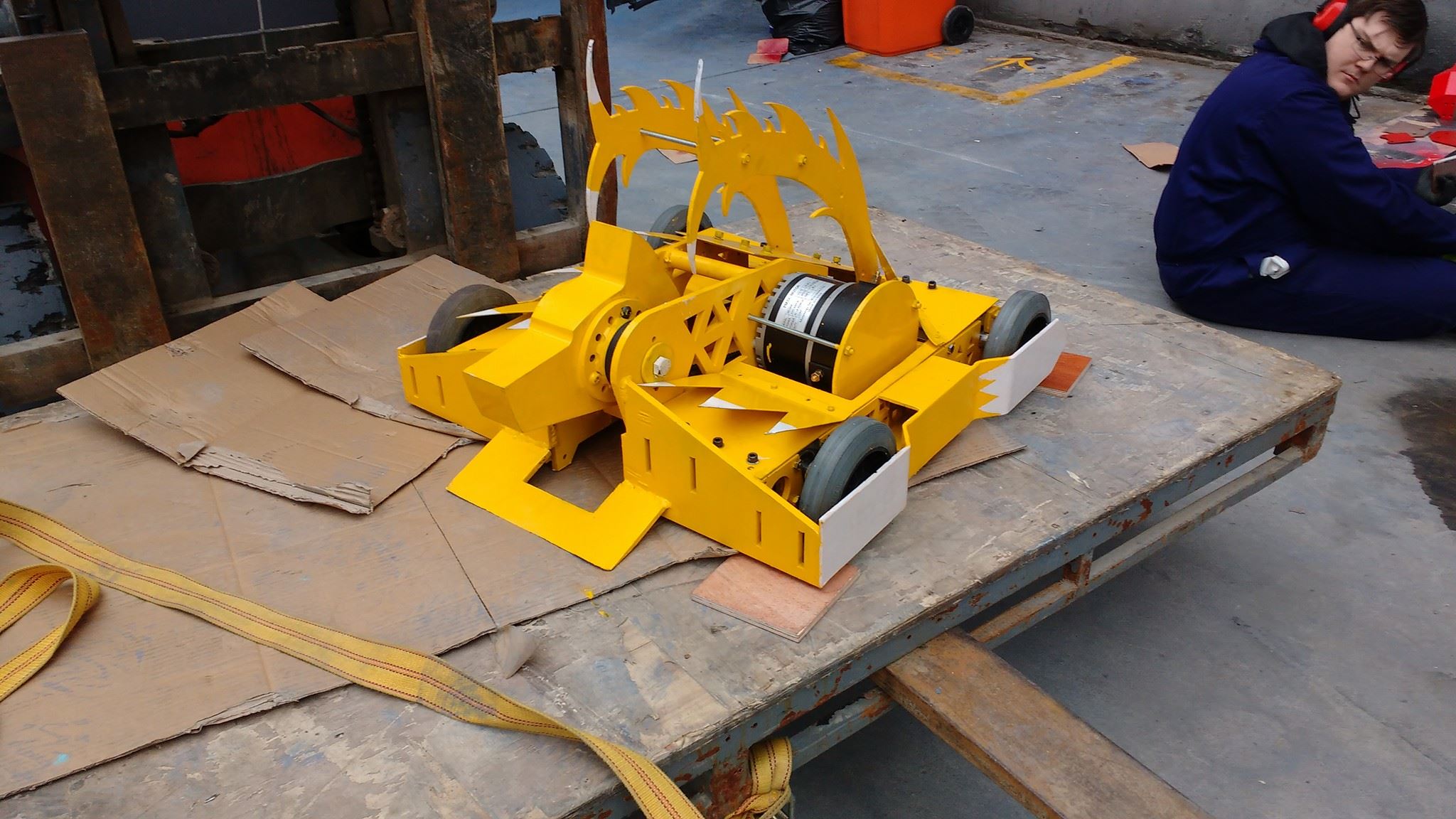 Competitor "Firefox" at This is Fighting Robots (Select Fights Only)