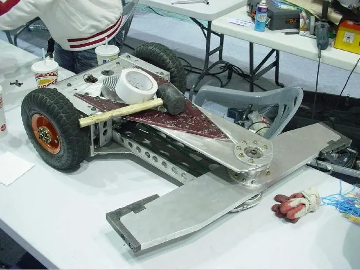 Competitor "붕붕이" at EBS Robot Power (2007)