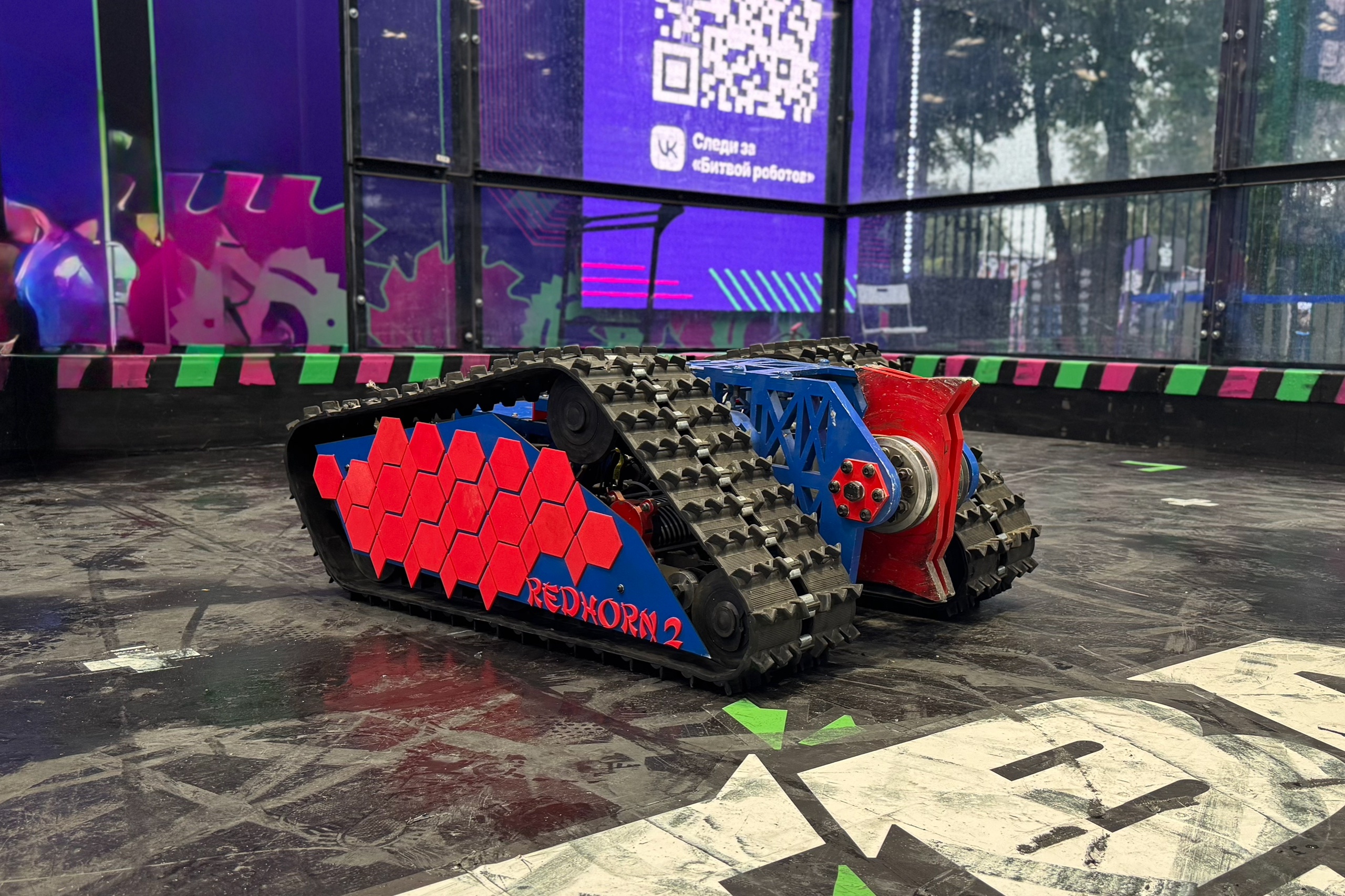 Competitor "RedHorn 2" at Bitva Robotov @ VK Fest 2025